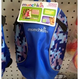 Munchkin 2 in 1 harness and backpack